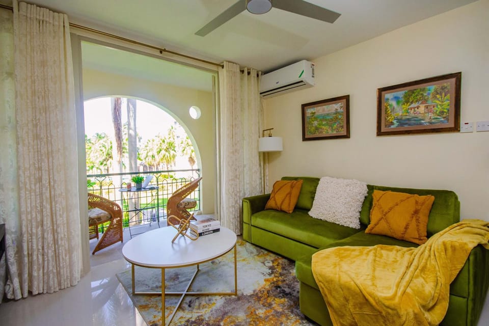 Living room, Seating area, air conditioner