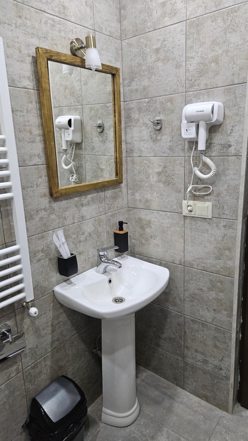 Bathroom, heating