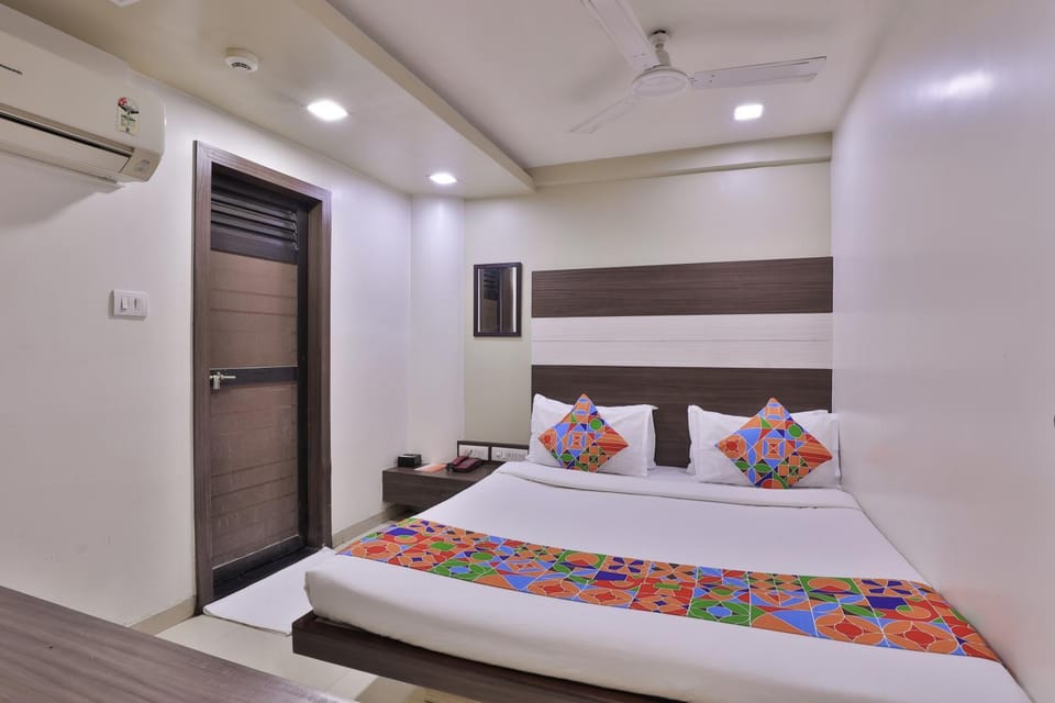 Bed, Photo of the whole room, air conditioner