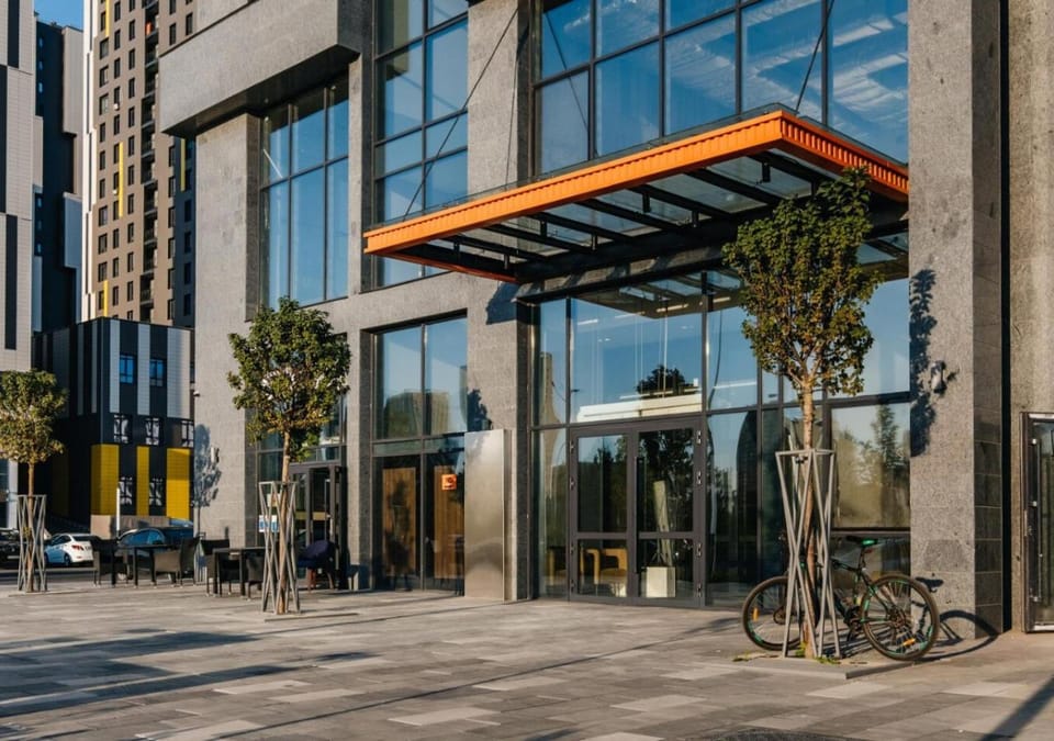 Property building, Day, Neighbourhood, Cycling, Street view, Location, Parking