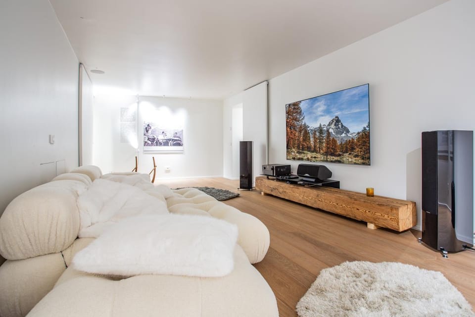 Communal lounge/ TV room, TV and multimedia