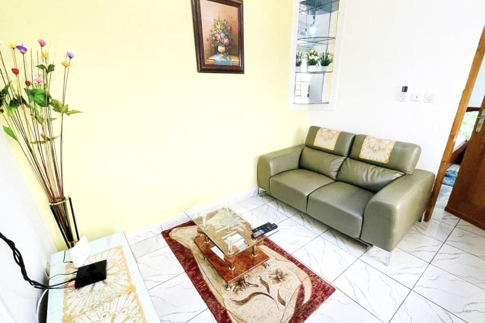 1Bed Studio Sleeps 2 - Wifi Parking Apartment in Douala