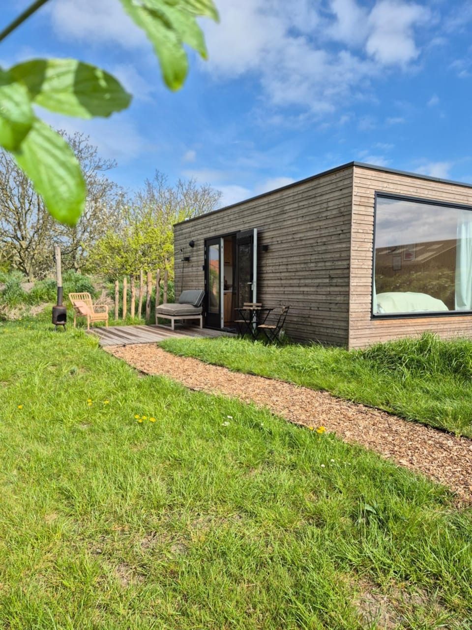 Property building, Spring, Day, Garden, Garden view