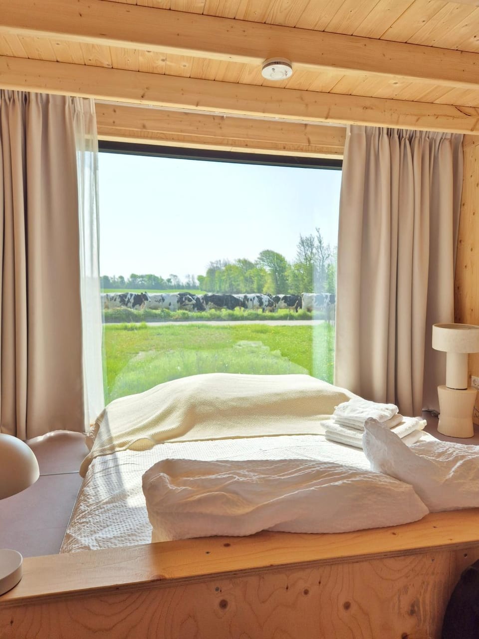 Bed, View (from property/room), View (from property/room), Bedroom, towels