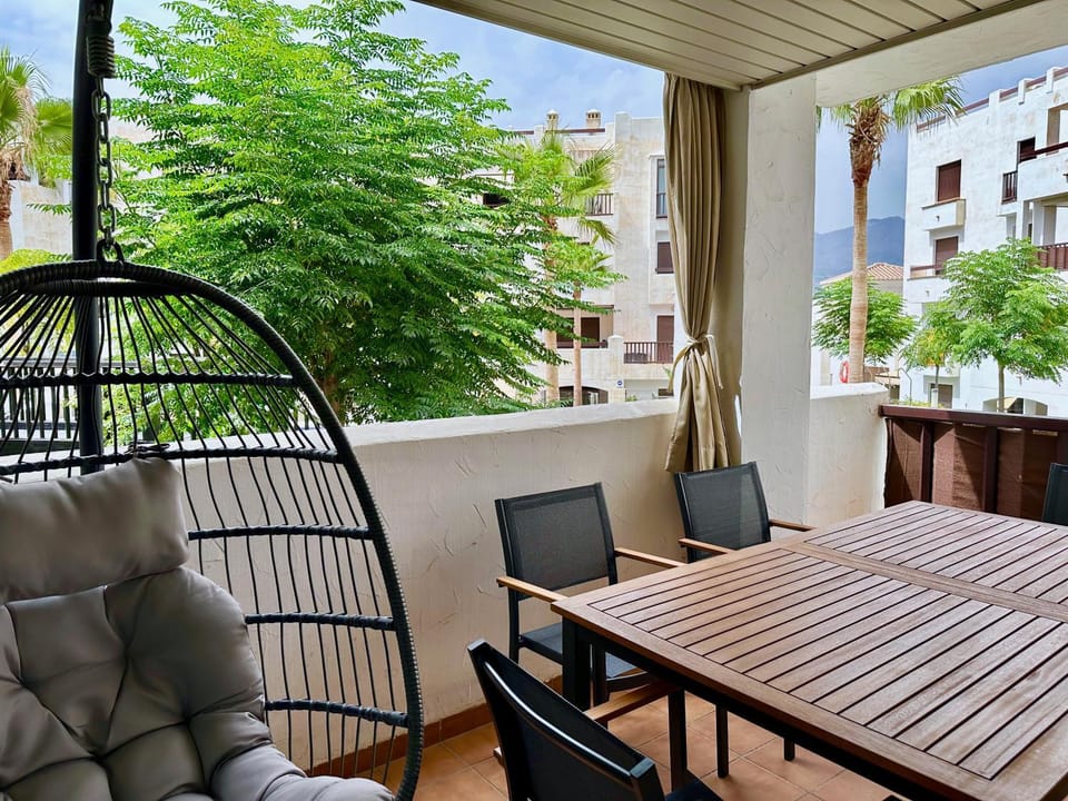 View (from property/room), Balcony/Terrace, Seating area