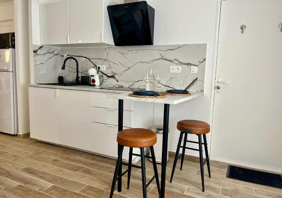 Coffee/tea facilities, microwave, toaster, kitchen