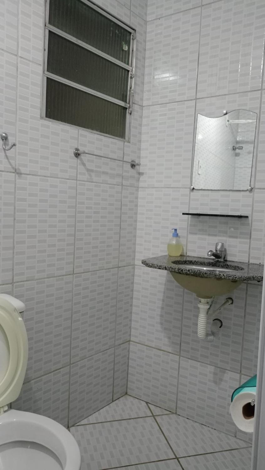 Shower, Toilet