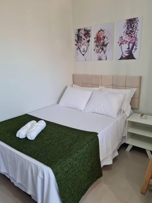 Kitnet404 central, com tv smart,linda vista para janela Apartment in Montes Claros