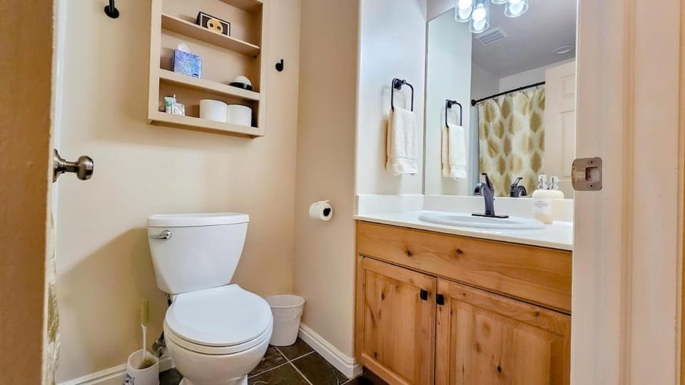 Toilet, Bathroom