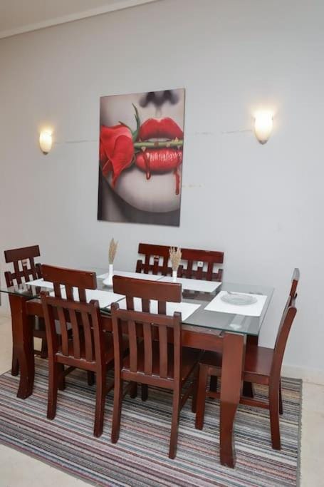 Living room, Seating area, Dining area