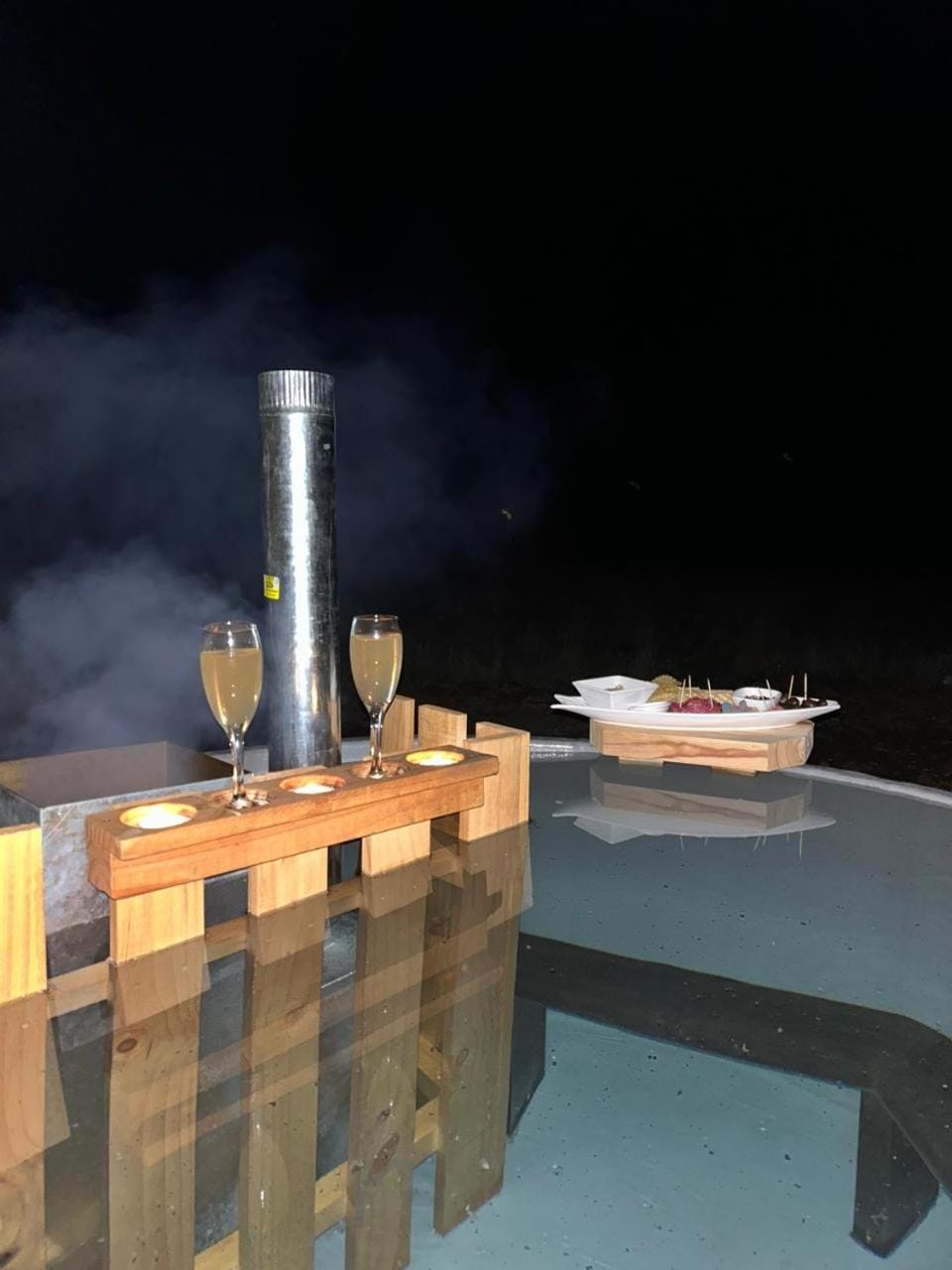 Hot Tub, Food and drinks