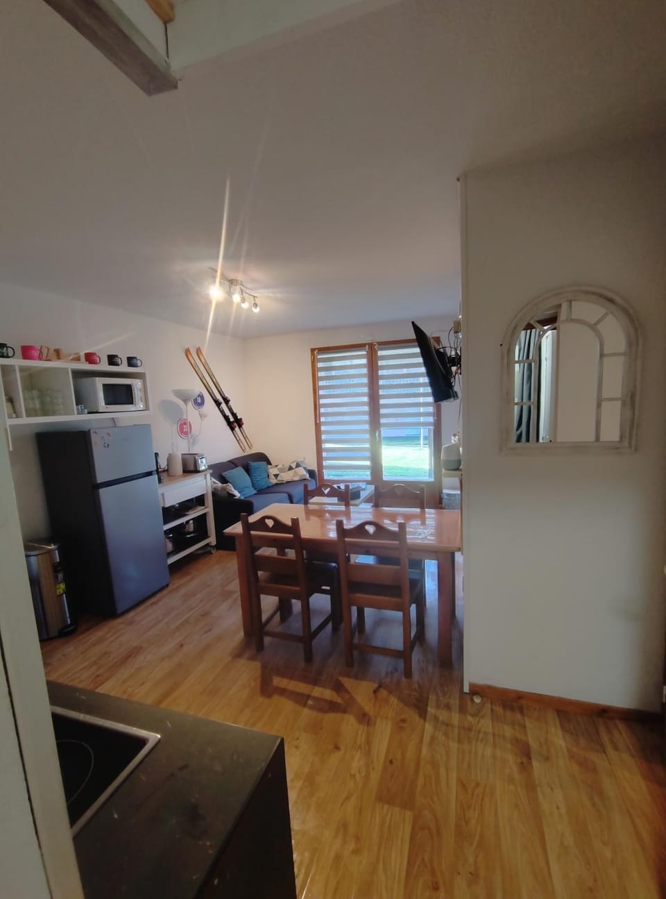 Kitchen or kitchenette, Dining area, dishwasher, stove