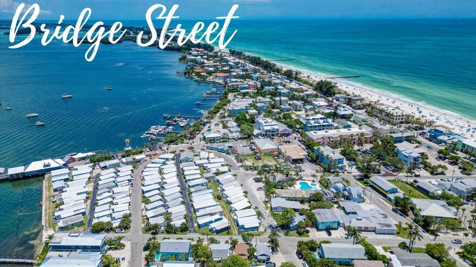 AMI Condo With Pool, Walk to Beach, Bars, Restaurants and Fishing! House in Bradenton Beach