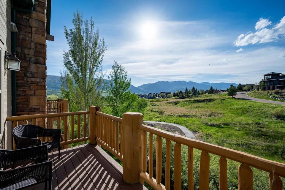 Bigfoots Alpine Retreat MH710By Powder Mtn Hot Tub House in Utah