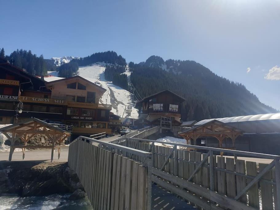 Nearby landmark, Day, Winter, Mountain view