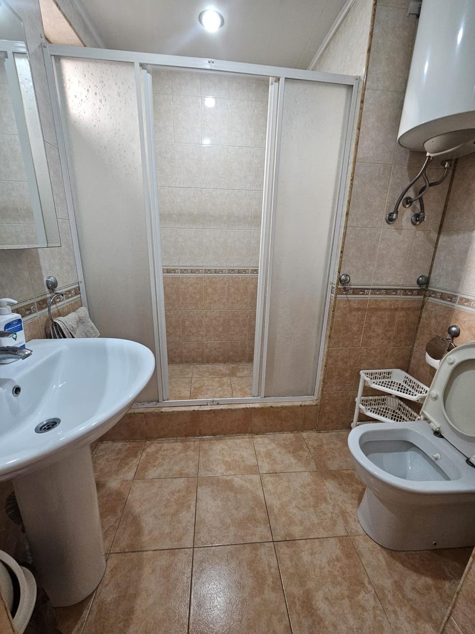 Shower, Toilet
