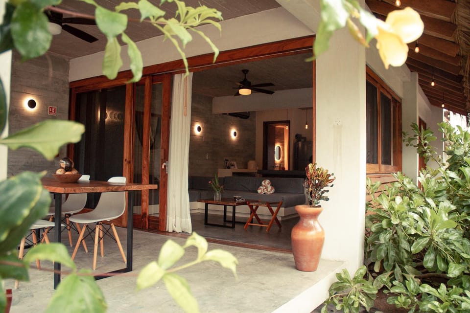 Day, Garden, Balcony/Terrace, Living room, Seating area, Garden view