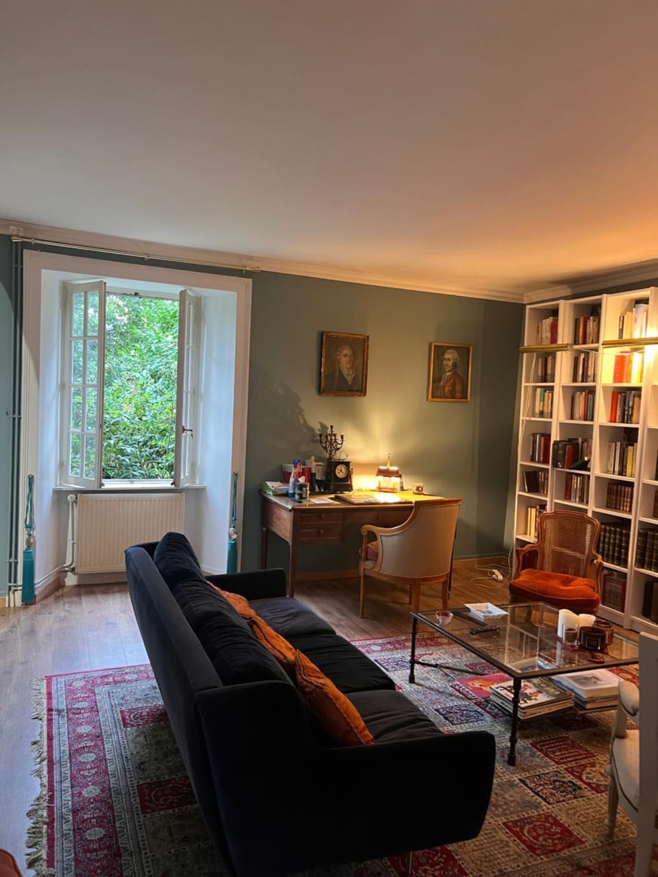 Library, Living room, Seating area