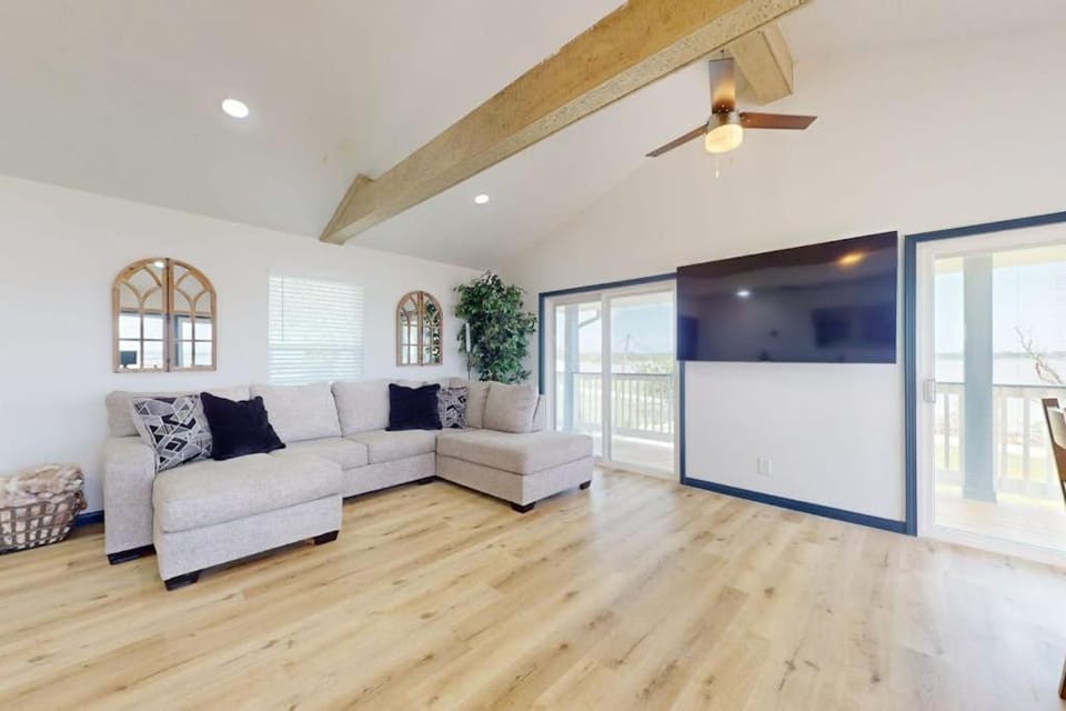 The Baytown Getaway - Main House House in Channelview