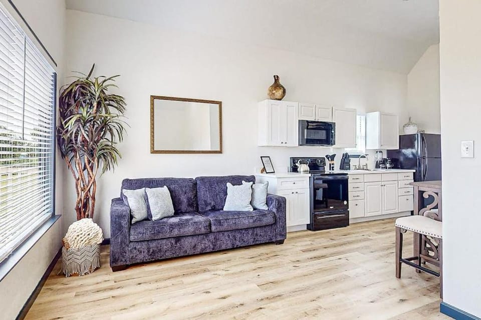 The Baytown Getaway - Guest House House in Channelview