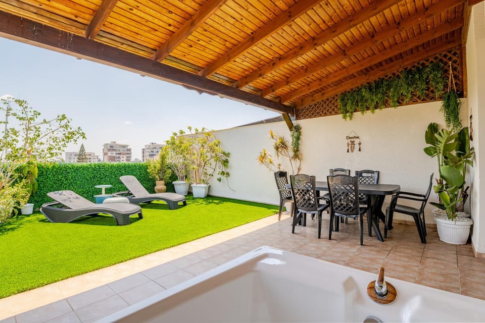 Near Beach, Family Penthouse Apartment in Haifa