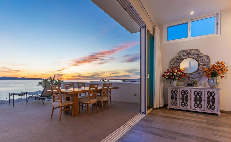 Patio, Day, Natural landscape, View (from property/room), Balcony/Terrace, Dining area, Lake view, River view, Sea view