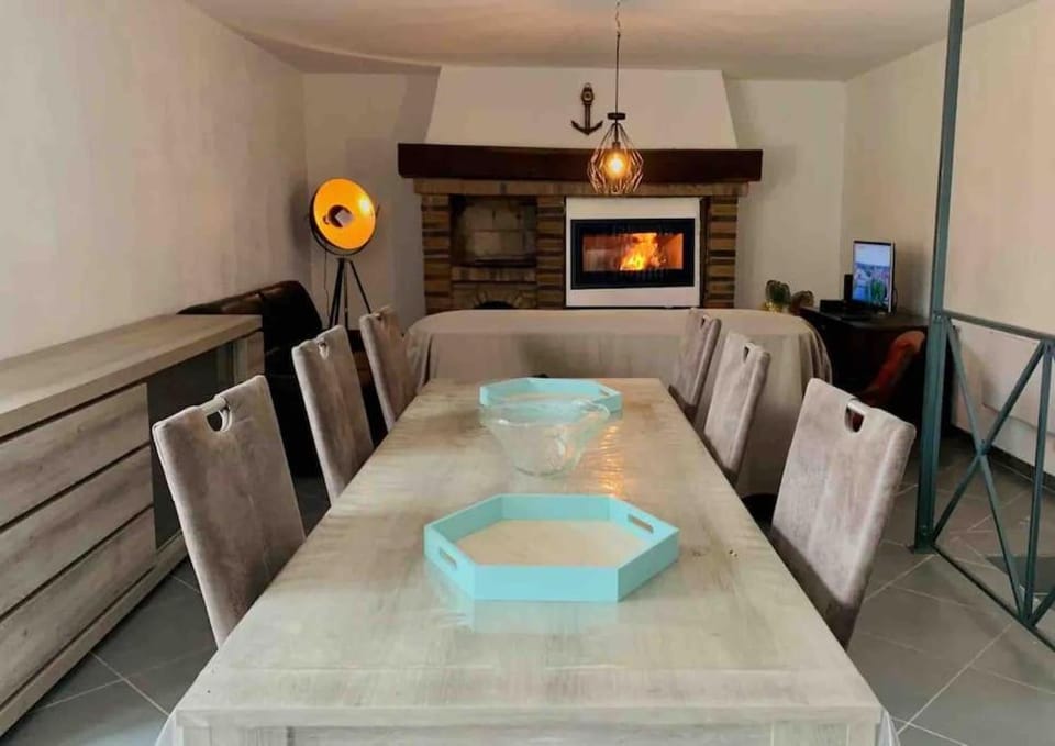 Communal lounge/ TV room, Living room, Seating area, Dining area