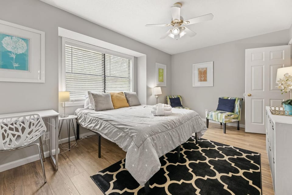 Bed, Photo of the whole room, Bedroom