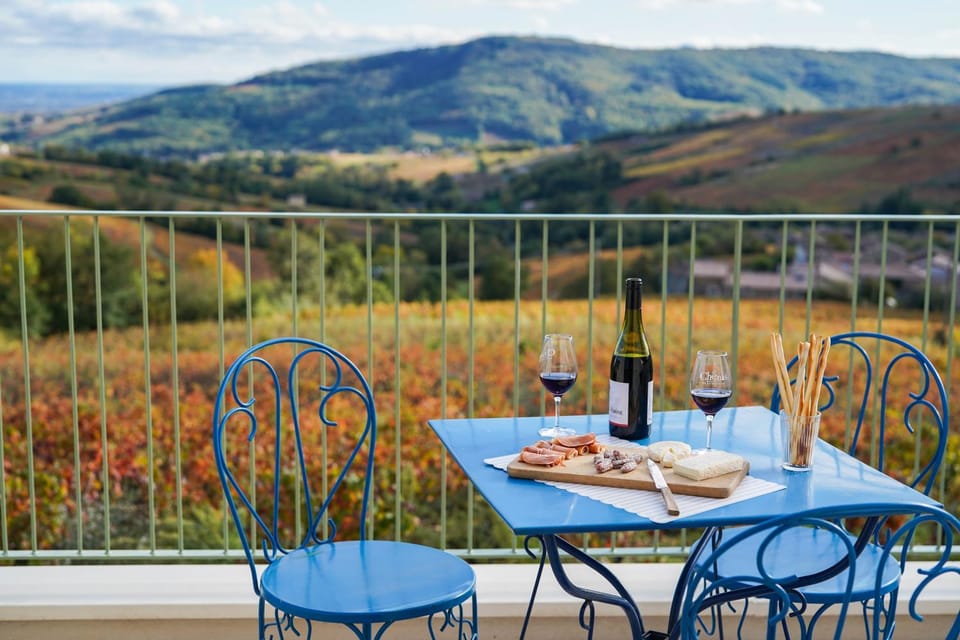 View (from property/room), Dining area, Meals