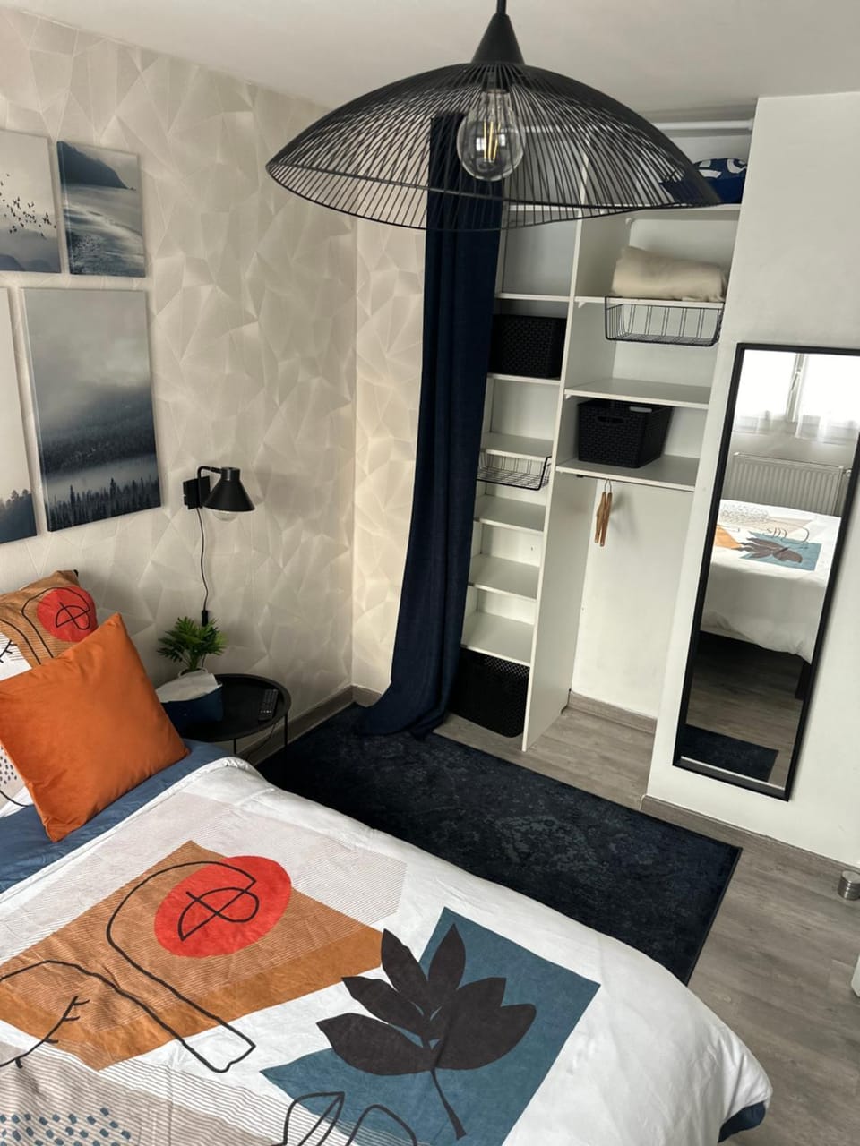 Cosy & Style blue forest room proche CDG AirPort Vacation rental in Île-de-France