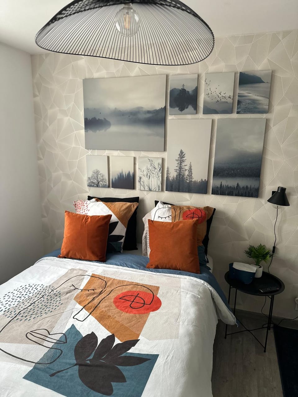 Cosy & Style blue forest room proche CDG AirPort Vacation rental in Île-de-France