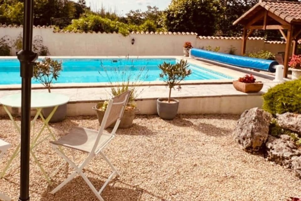 4 bed home with private pool House in Nouvelle-Aquitaine