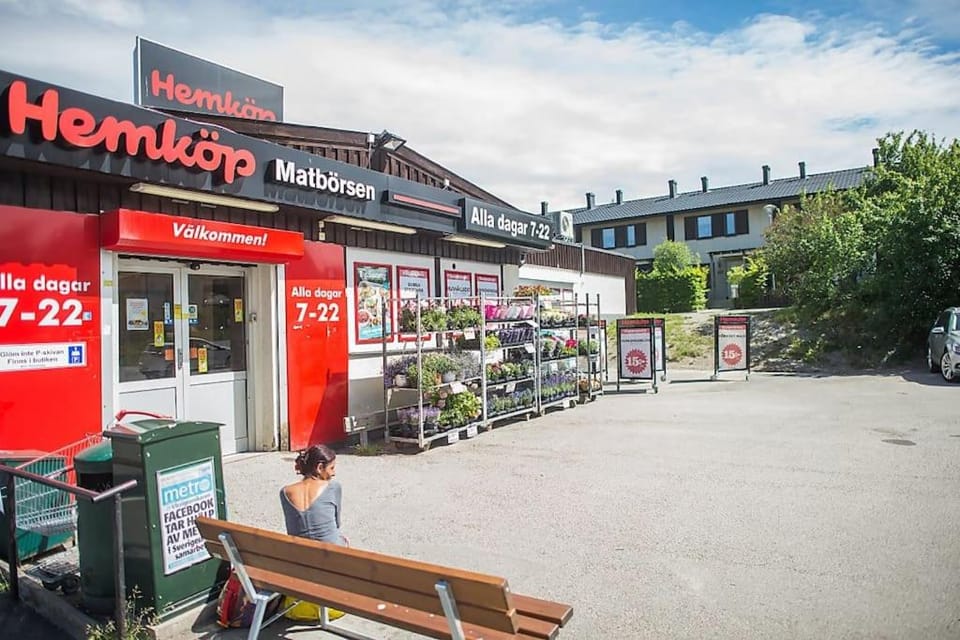 Studio close to city, Sthlm fair, free parking Apartment in Huddinge