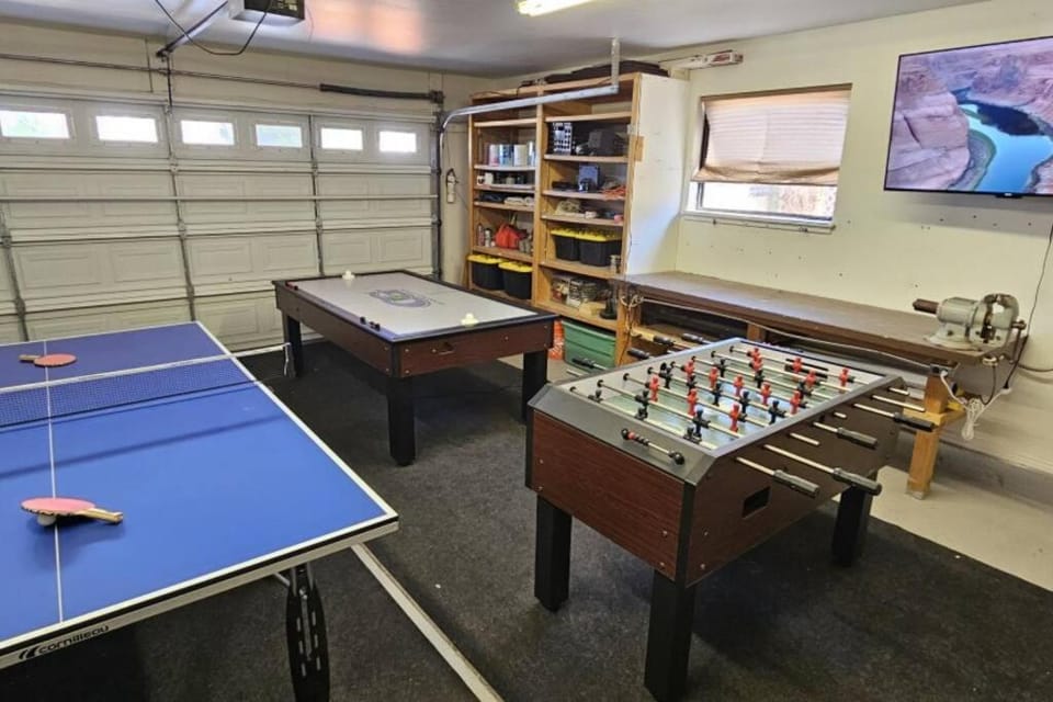 Game Room, Table tennis