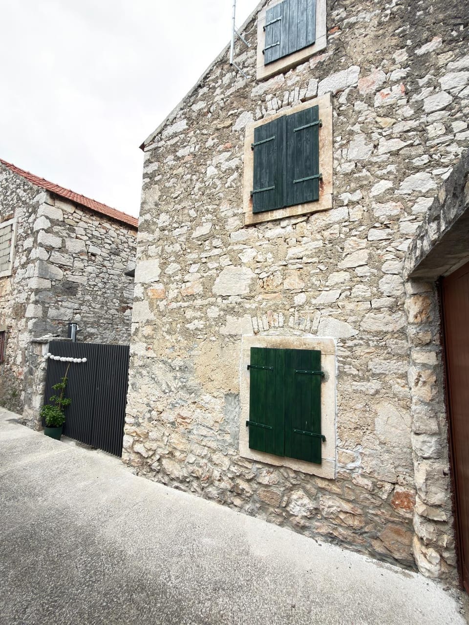 Property building, Day