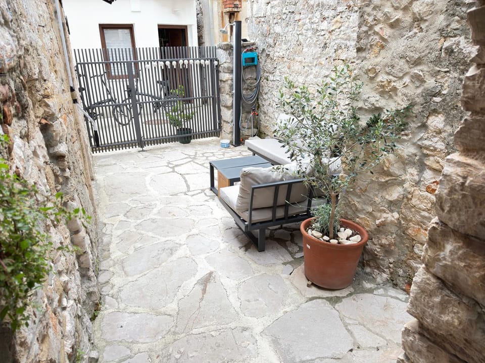Patio, Day