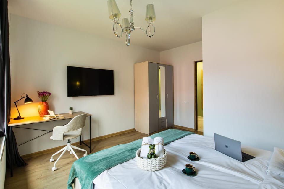 TV and multimedia, Bedroom, wardrobe