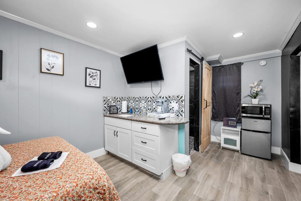Charming Urban Studio Near Rice University & Museum District Apartment in Houston
