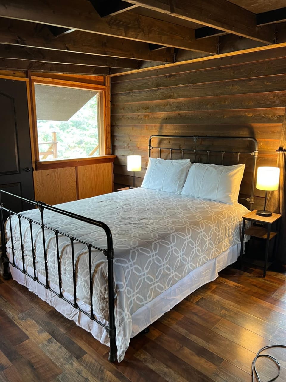 Stargazer Chalet, two bedroom with WiFi Chalet in Sequoia National Park