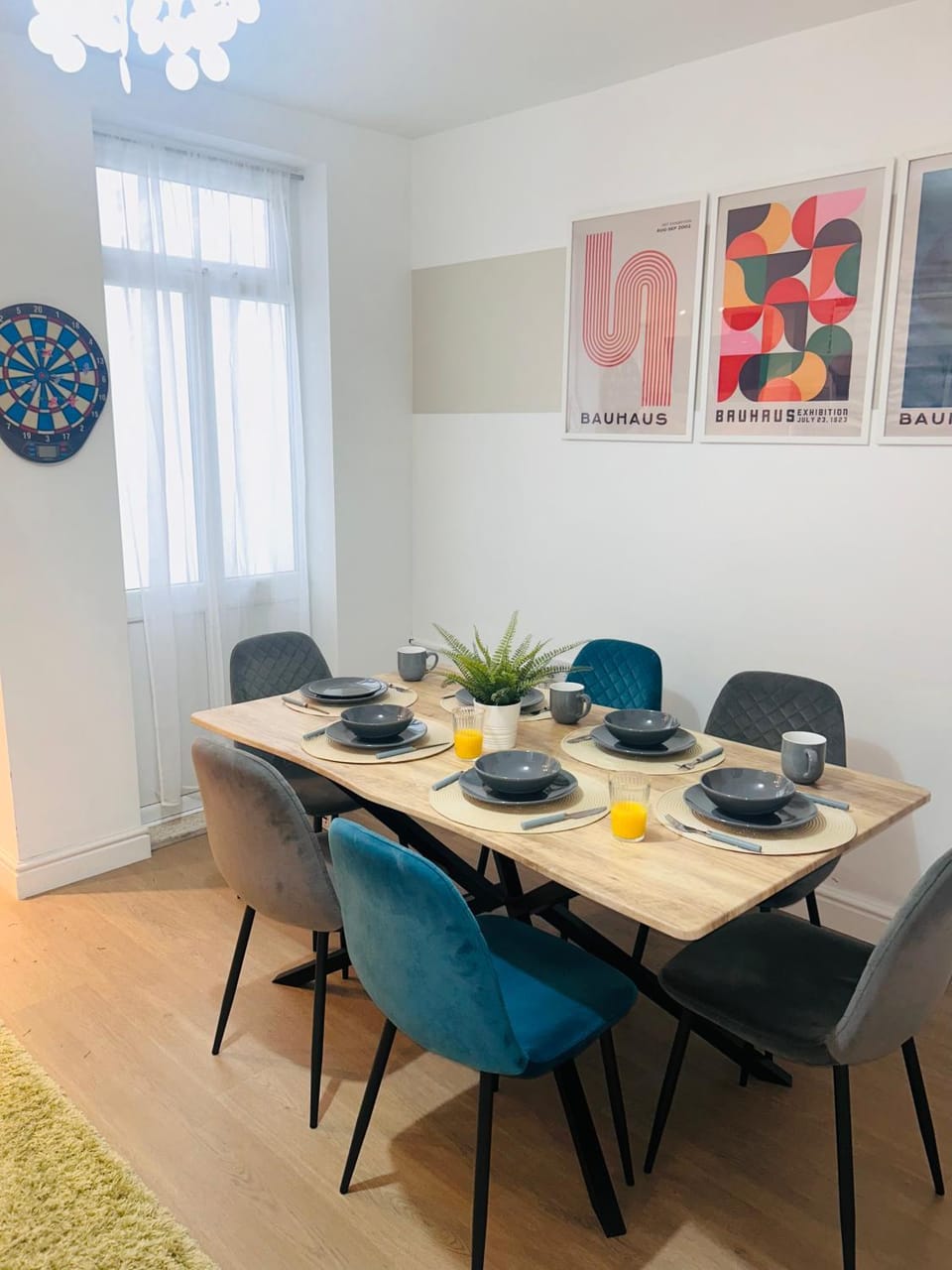 Seating area, Dining area