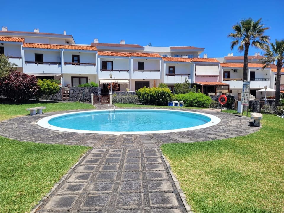 Garden, Swimming pool