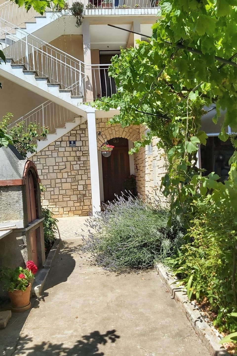 Location, children, Family