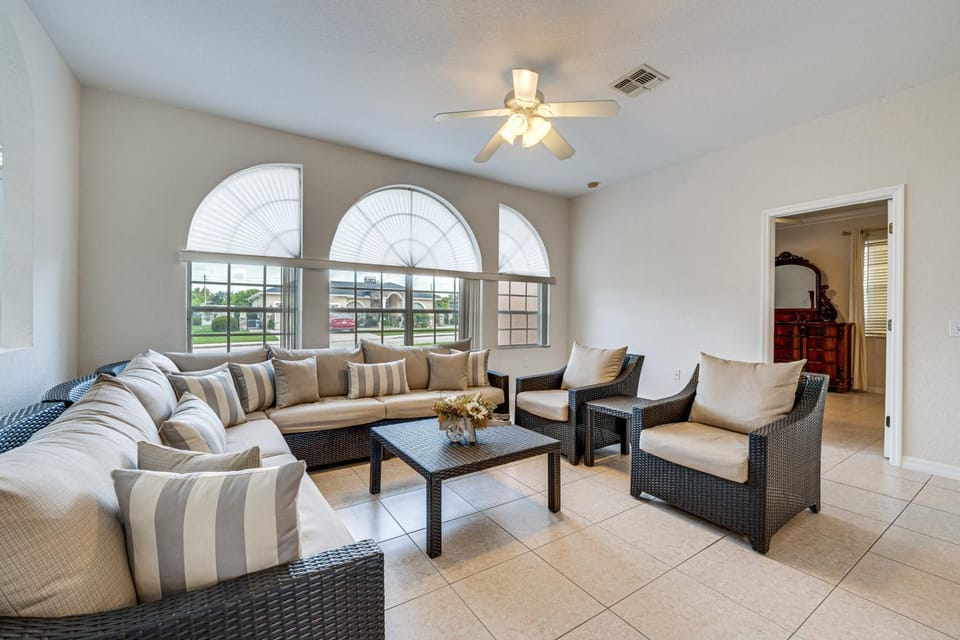 Fully Furnished Home w/ Pool | 31+ Night Stays House in Haines City