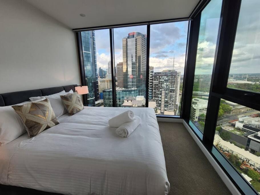 Premier 3 Bedroom Apartment in Southbank Apartment in Southbank