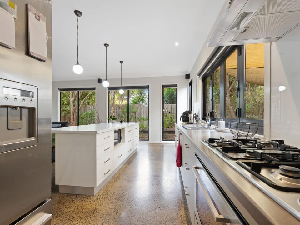 Kitchen or kitchenette, oven, stove
