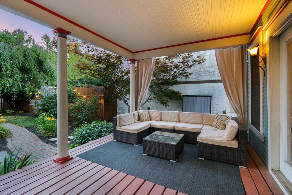 Patio, Garden, View (from property/room), Balcony/Terrace, Living room, Decorative detail, Seating area, Garden view