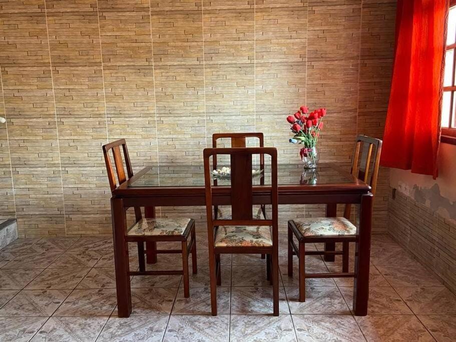 Casa Espaçosa para 10 Pessoas com Área de Churrasco e Garagem House in State of Rio de Janeiro
