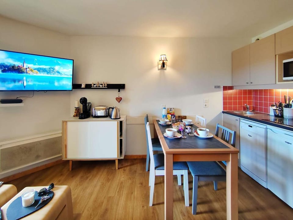Charmant appart 27m², 4 pers, cosy et fonctionnel - Val Thorens, accès direct aux pistes - FR-1-545-48 Apartment in Les Allues