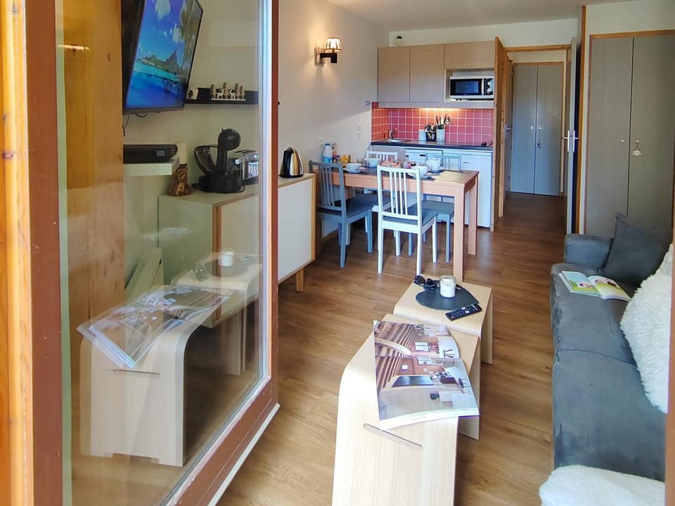 Charmant appart 27m², 4 pers, cosy et fonctionnel - Val Thorens, accès direct aux pistes - FR-1-545-48 Apartment in Les Allues