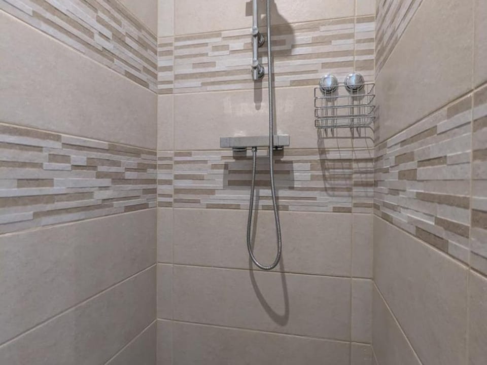 Studio moderne avec terrasse, parking et WIFI - FR-1-653-262 Apartment in Nouvelle-Aquitaine